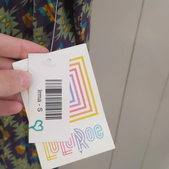 LulaRoe Green Aztec Print Irma Tunic - Picture 4 of 5